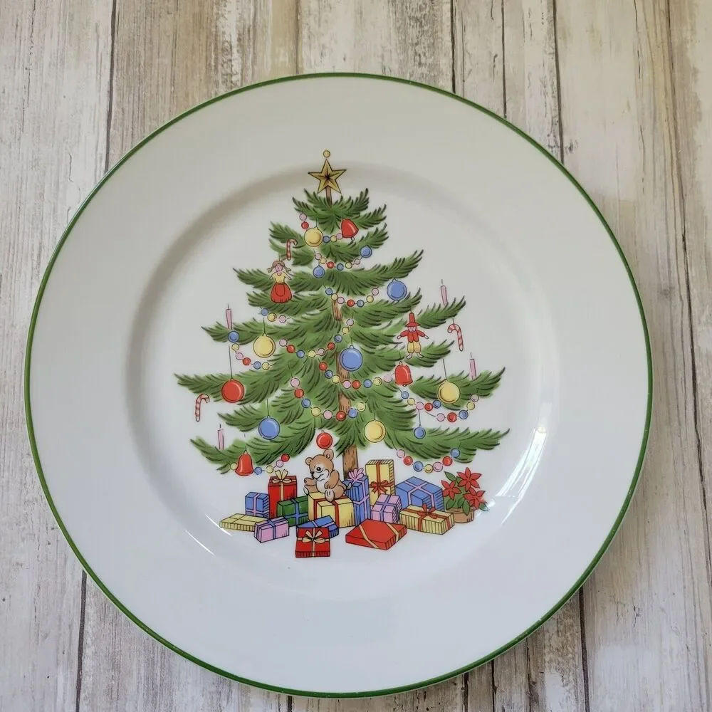 Sone Fine China Made In Japan Christmas Tree Dinner Plates 10 1/4